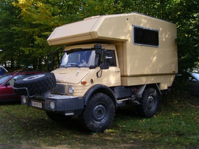 356729unimog_beige.jpg