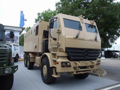 Armoured_Mercedes_Truck_ArmyRecognition_Eurosatory_2006.JPG