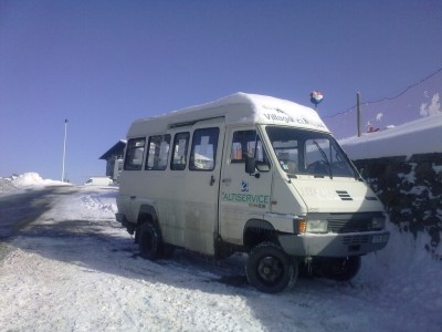 Un B90 sous la neige et le soleil