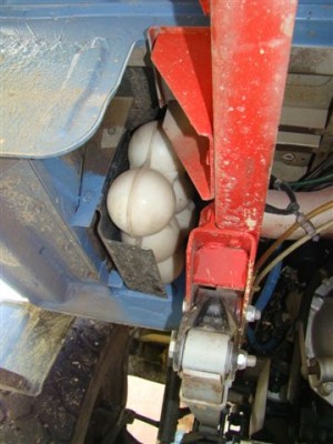 trop gros pour des oeufs, je ne vois rien d'autres que des boules de pétanque !!