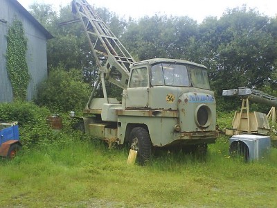 grue mobile griffet à moteur berliet.jpg