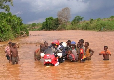 alors que c'est si simple de faire pipi dans l'eau ça passe inaperçu et ça tient chaud 30secondes