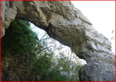 et encore plus près et moins connu, le Pont du Hasard