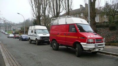 leur camion blanc caché derrière le miens...les voisins ont du penser que j'avais craqué pour un 6eme...oups