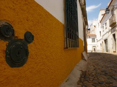 dans une ruelle d'Evora ...Portugal