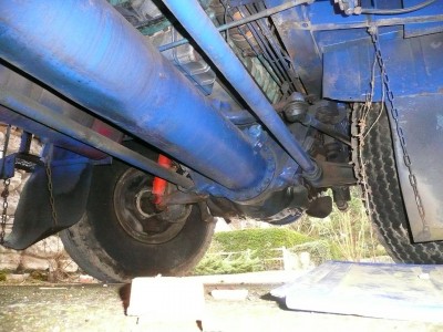 toutes proportions gardées...des barres de torsions comme sur l'iveco pour la suspension avant