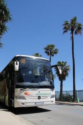 Petite sieste a Barcelone hé oui mon metier est difficile je ne suis pas arrivé a trouver un palmier qui me faisait plus d'ombre.