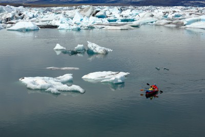 jokulsarlon-canoe.jpg