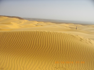 la fin des dunes n est plus loin en croise les doigts et tous le reste aie aieeeeeeeee et nous sommes sortis avant la nuit ,on tombe tous dans les bras les uns les autres un grand moment