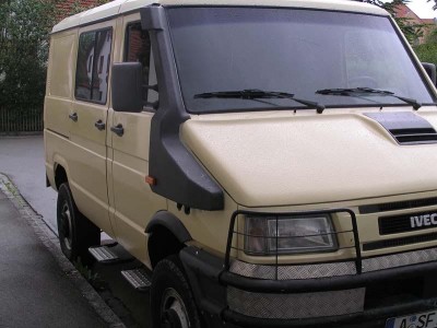 snorkel iveco.jpg