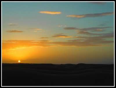 famille cromagnon - Coucher de soleil au bivouac dans les dunes