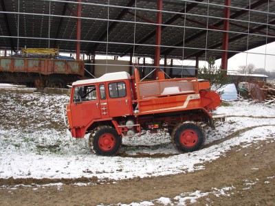 résultat après un &quot;simple essai&quot; (&quot;raté&quot;) ou: en fait: non, le piticon75 (PC75) ne passe pas partout, :( <br />là: tracteur obligatoire pour sortir<br />mais un vrai plaisir ;) :) ;)