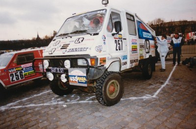 B90-4x4-Nashua Paris-Dakar-1986-00.jpg