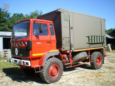 Renault-150-4x4-001.jpg