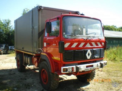 Renault-150-4x4-002.jpg