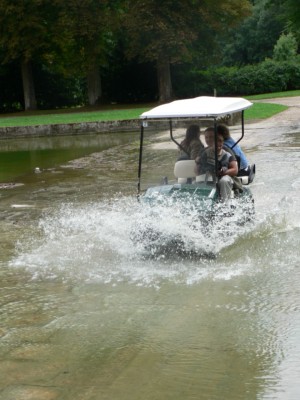 Pas besoin d'un gros 4x4 pour passer un gué.