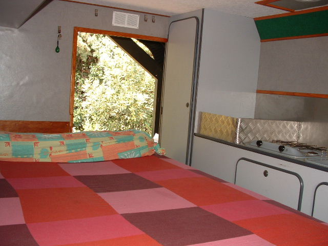 shelter Ã©quipee camping car