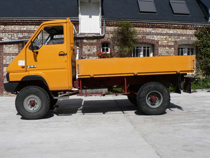 Renault B110 4x4 Orange de Claude Renault B110 4x4 Orange de Claude