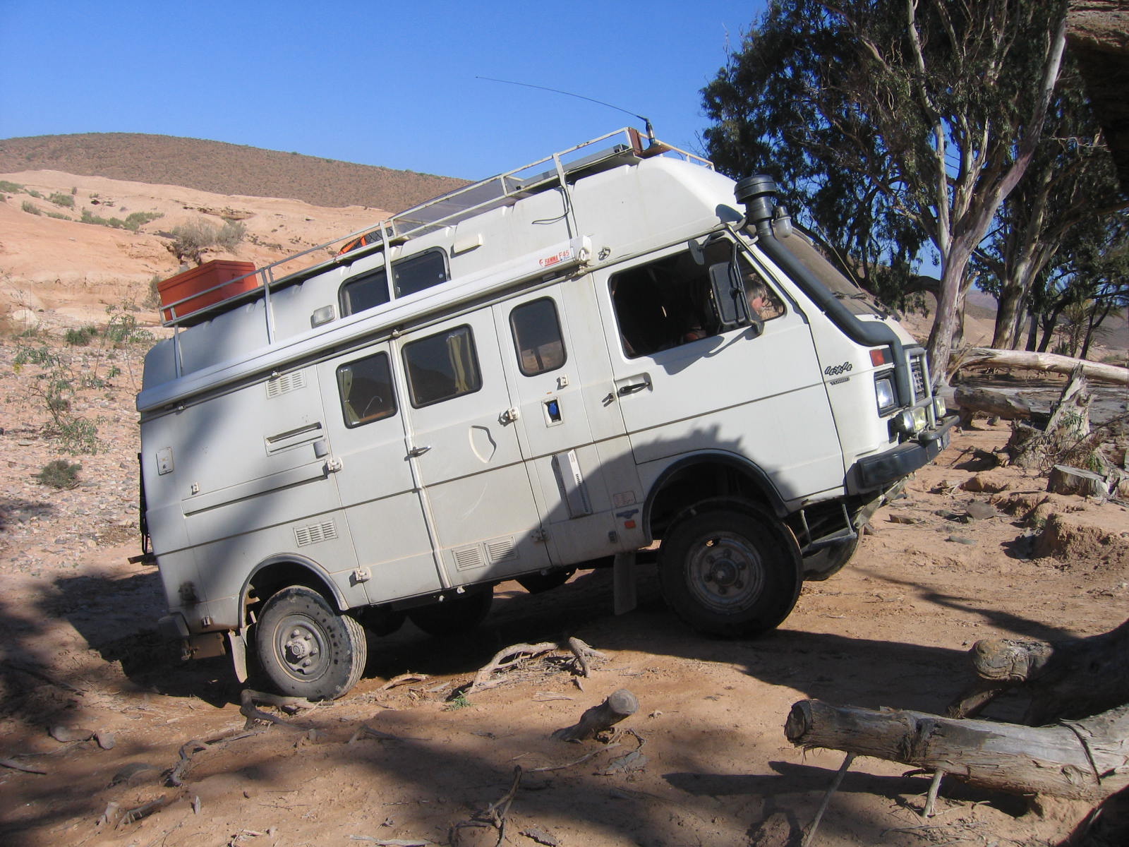 sur_la_piste_de_Fort _Bou_Djeriff WV LT40 4X4 Permis PL ( 4,2t ) sur_la_piste_de_Fort _Bou_Djeriff WV LT40 4X4 Permis PL ( 4,2t )