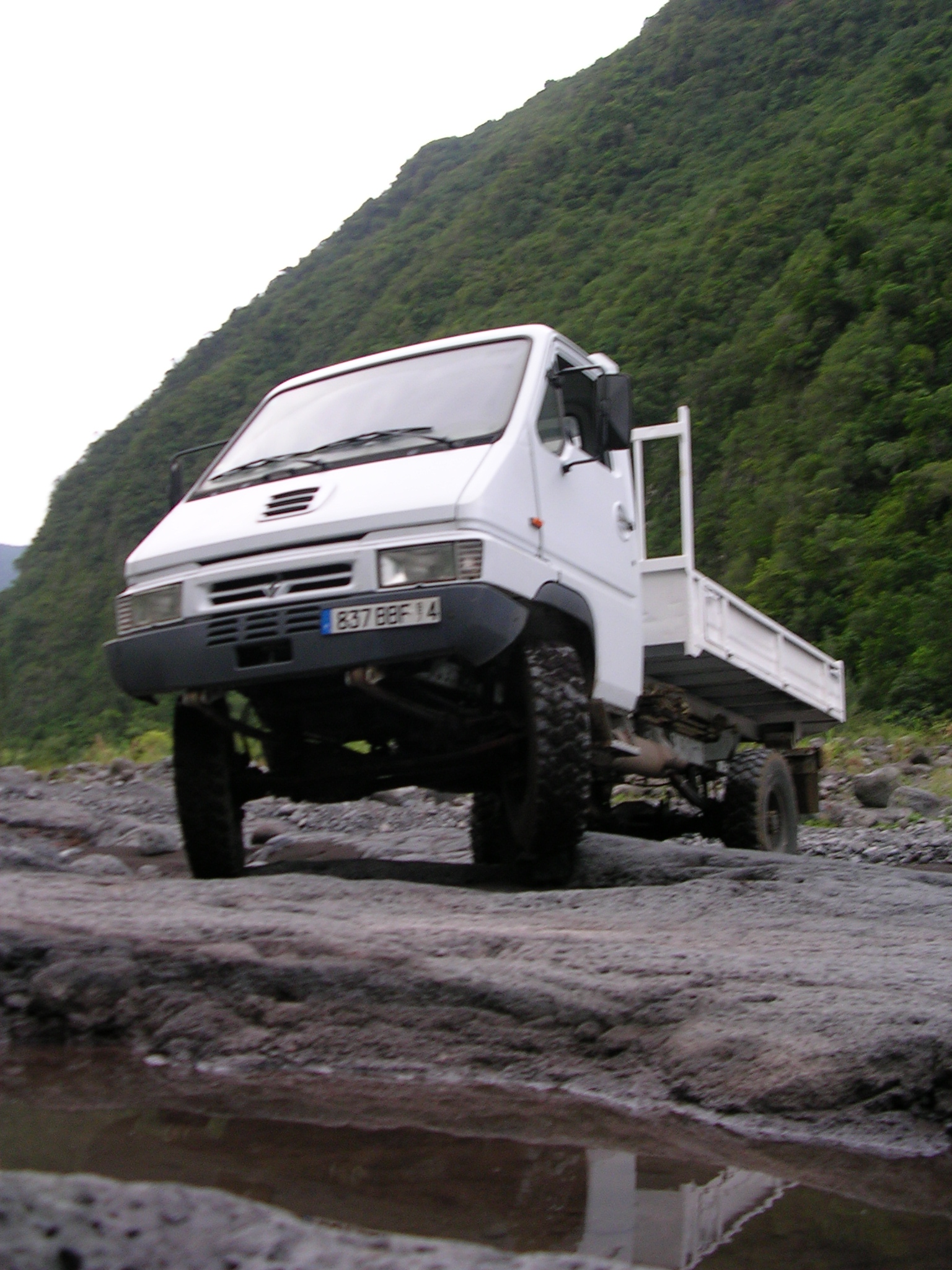 B110 4x4 Gérôme Dijoux (Ile de la Réunion) B110 4x4 Gérôme Dijoux (Ile de la Réunion)