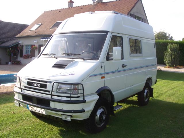 Fourgon Iveco 4x4 année 2000 Fourgon Iveco 4x4 année 2000