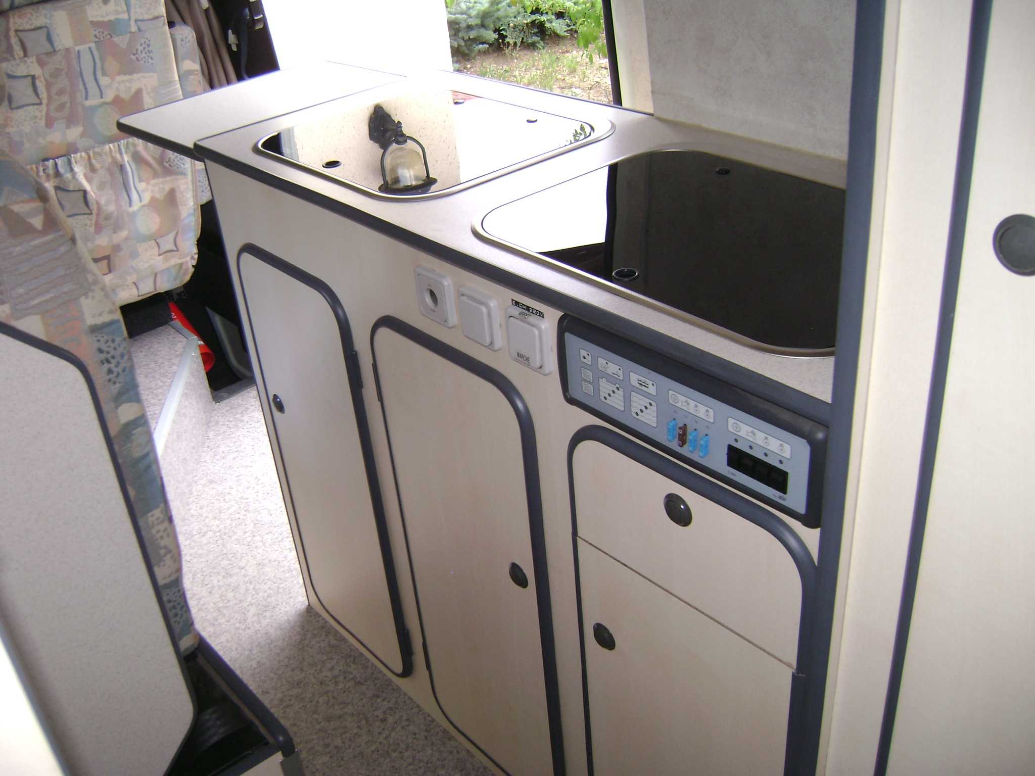 C-06.jpg
