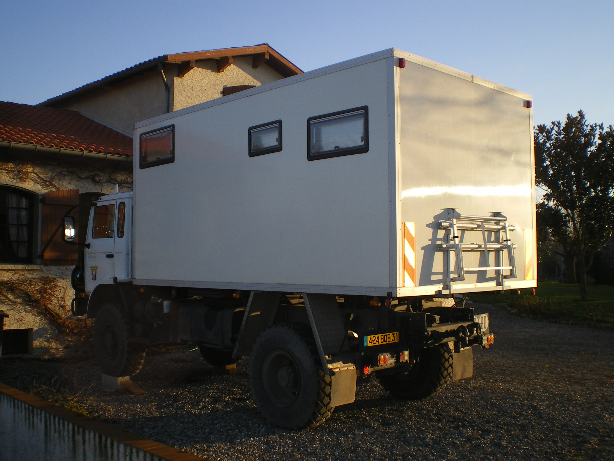 Camping car 4x4 poids lourd renault M210 